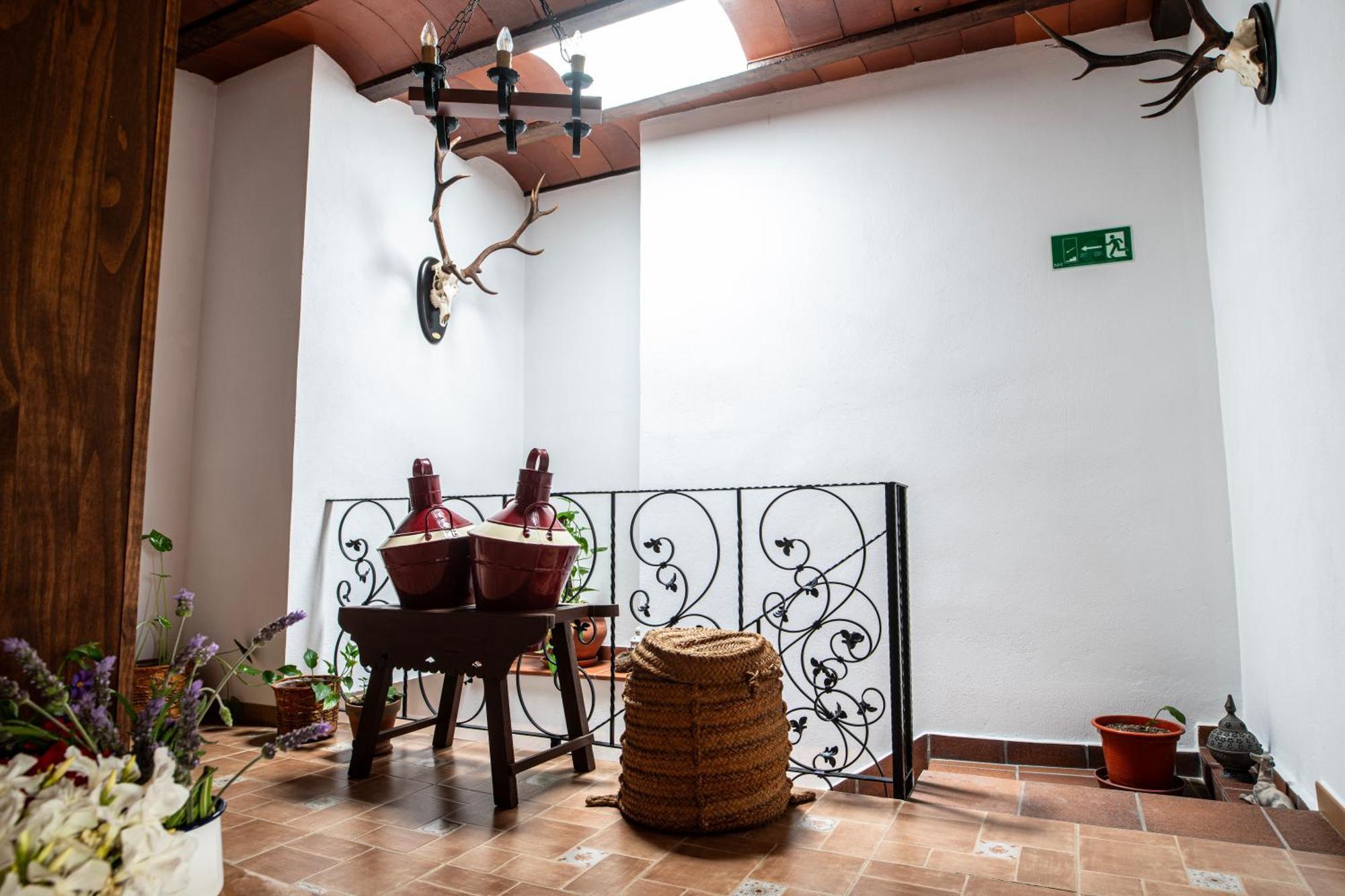 Alojamiento Turistico Loma Alta Cambil ภายนอก รูปภาพ