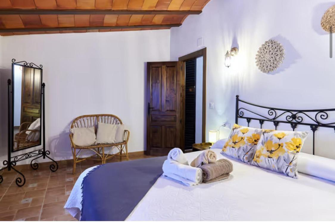 Alojamiento Turistico Loma Alta Cambil ภายนอก รูปภาพ